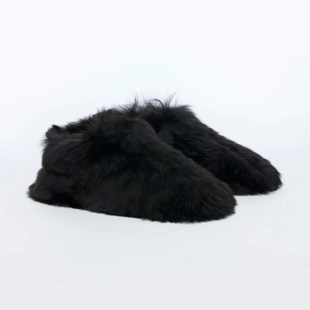 ETHICALLY AND CRUELTY FREE ALPACA SLIPPERS IN BLACK