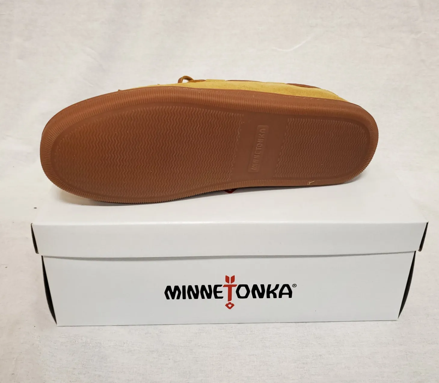 Minnetonka Men's Pile Lined Hardsole Indoor/Outdoor Shoes