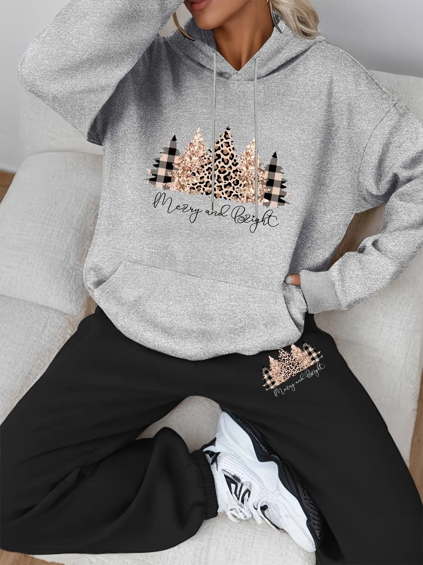 Two-piece Set of Plus Velvet Autumn and Winter Sports Suit, Women's Long-sleeved Drawstring Hoodie and Jogging Pants Set, Holiday Direction - Christmas Elements Print